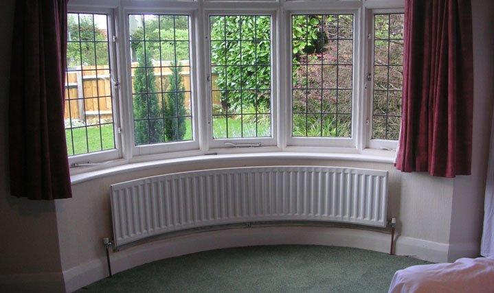 How to fit oak skirting boards in a curved bay window